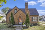 Heart of SoHa - A Spacious Family Retreat Right Around the Corner from Downtown South Haven